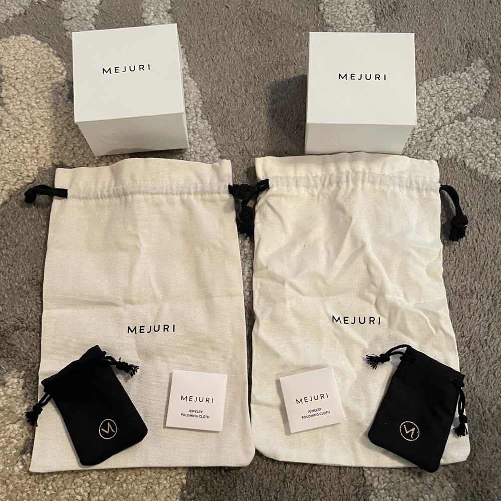 Mejuri Jewelry Gift Packaging Cloth Bags and Boxes
